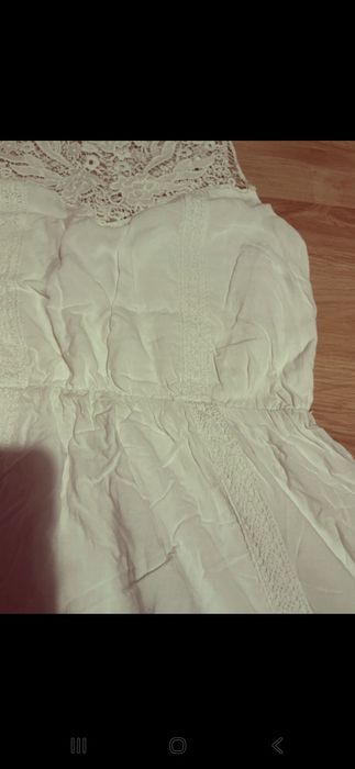 Biała sukienka midi