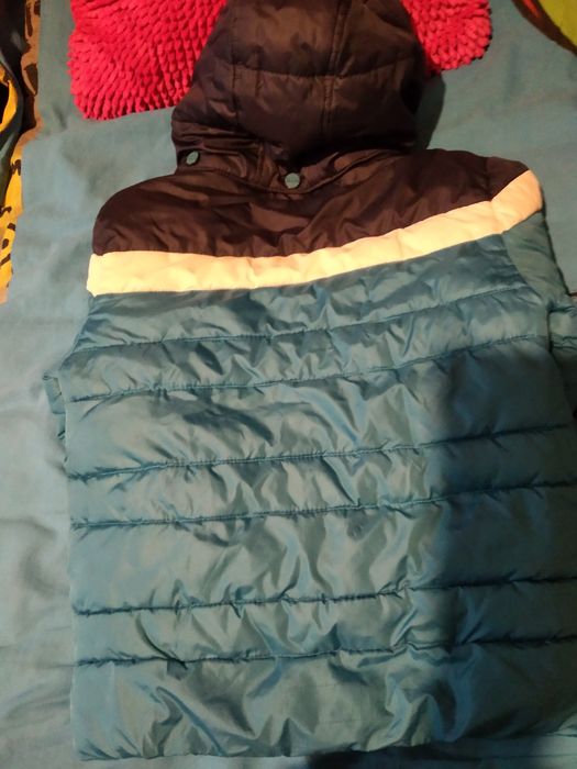 Продам куртки на мальчика