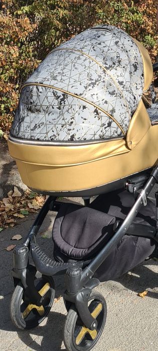 Коляска зима-лето в отличном состоянии. Колёса пена.