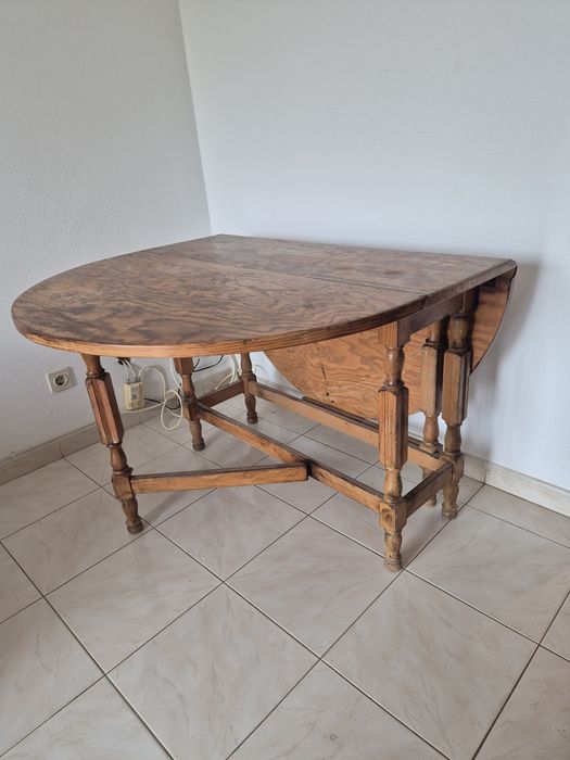 Mesa dobrável em madeira — tampos elevatórios dos dois lados