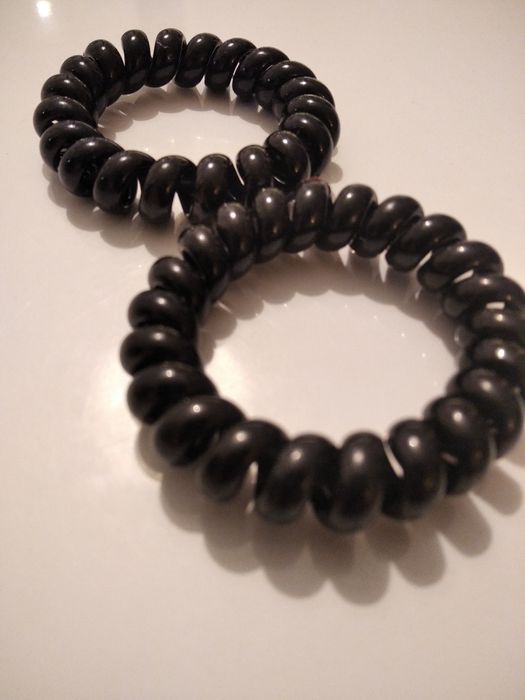 Dwie spiralne gumki do włosów