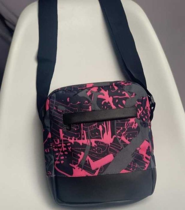 Барсетка чорно-рожева