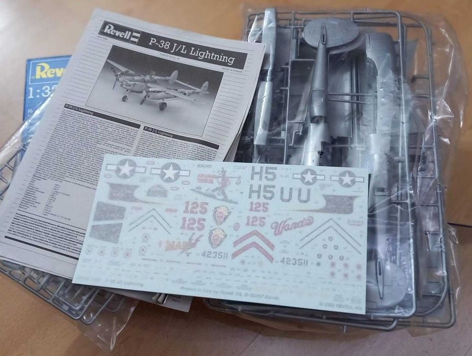 Kit 1:32 Avião Lockheed P-38 Lightning NOVO!