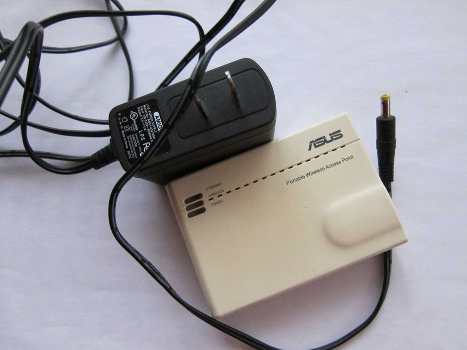 Точка доступу ASUS WL-330gE з блоком живлення