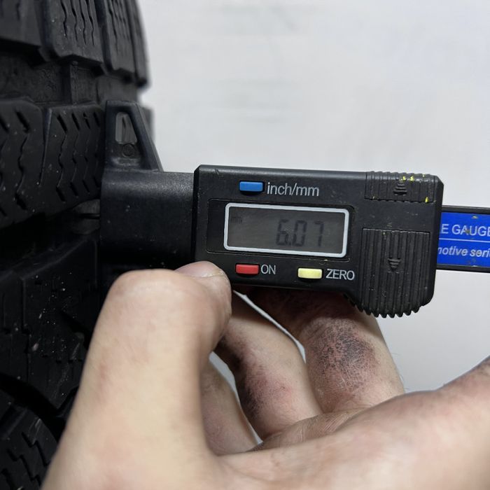 2шт зима 235/55/R17 Nokian WR A4