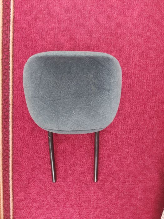 Підголковник для авто