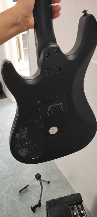 Guitarra elétrica Cort c/ amplificador Roland