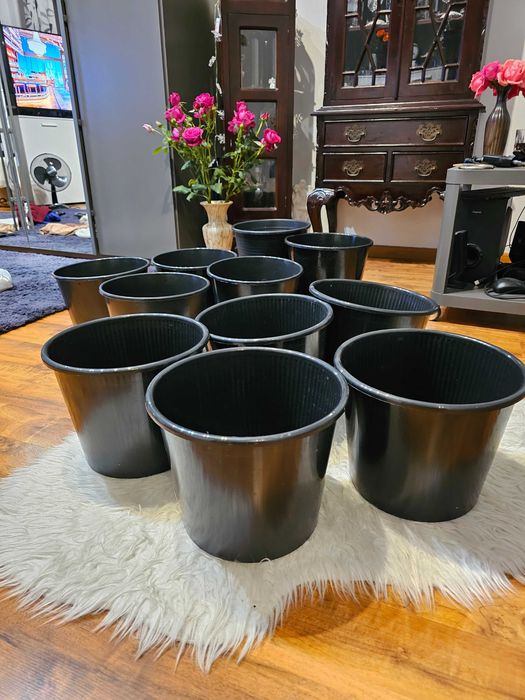 Wiaderka doniczki plastikowe 11 sztuk