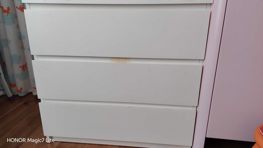 Cómoda branca- IKEA