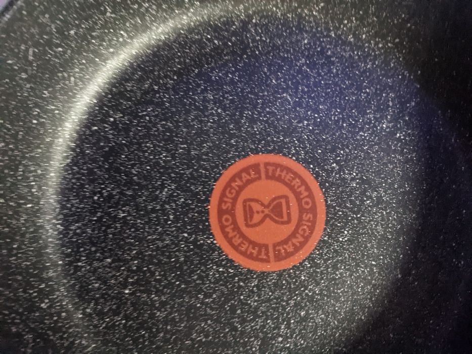 Сковорода Tefal Black Stone 20 см G2810202