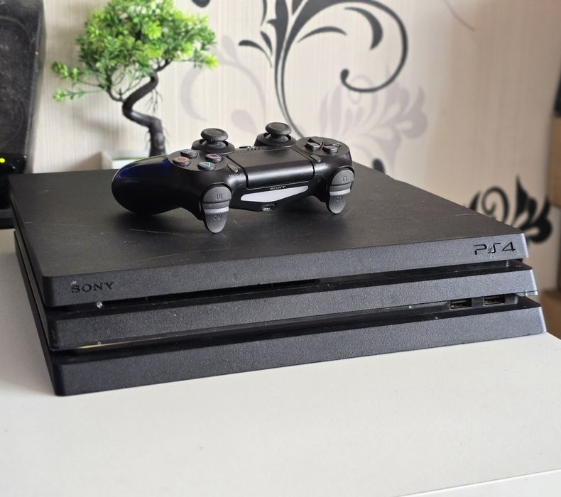 Sony PlayStation 4 Pro 1TB [12.5] CUH-7015B