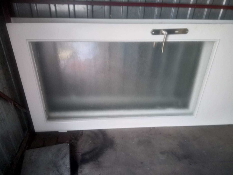 Drzwi drewniane używane lewe i prawe z futrynami