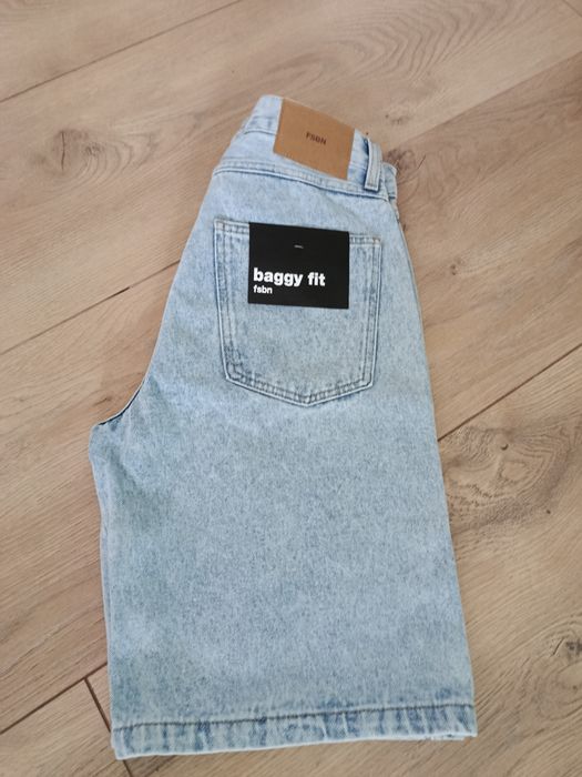 Nowe spodenki jeansowe męskie S