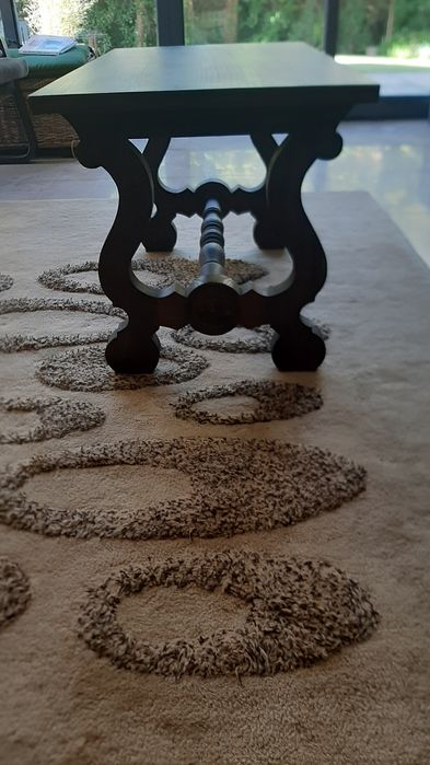 Mesa de apoio em madeira maciça