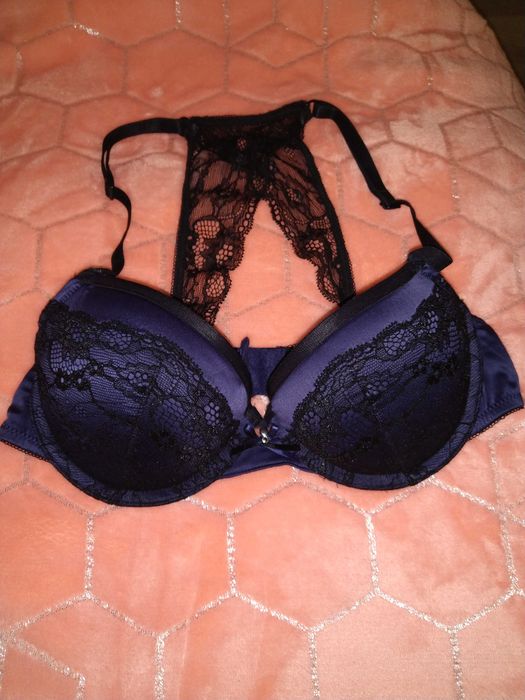 Biustonosz r.75 B stan idealny