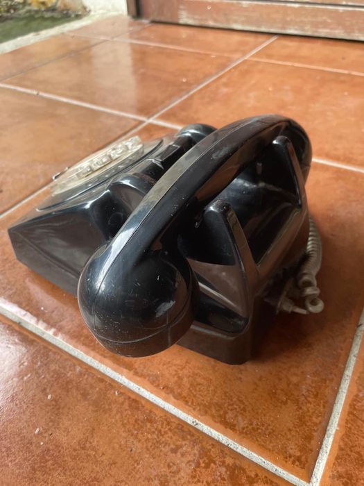 Telefone fixo antigo