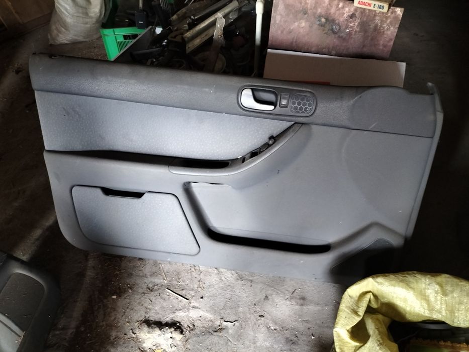 Tapicerka boczek  i nie tylko audi a3