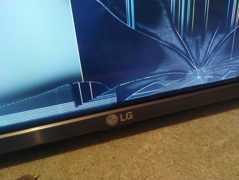 TV "LG" uszkodzona matryca