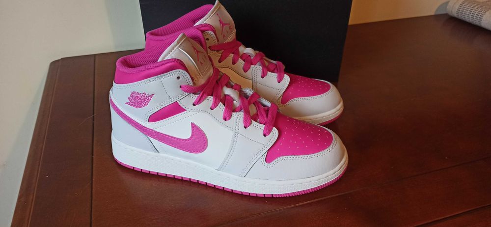 (r. 38,5) Nowe buty damskie Nike Air Jordan 1 Mid GS Pink FD8780.-500