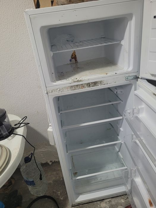 frigorífico em perfeito funcionamento