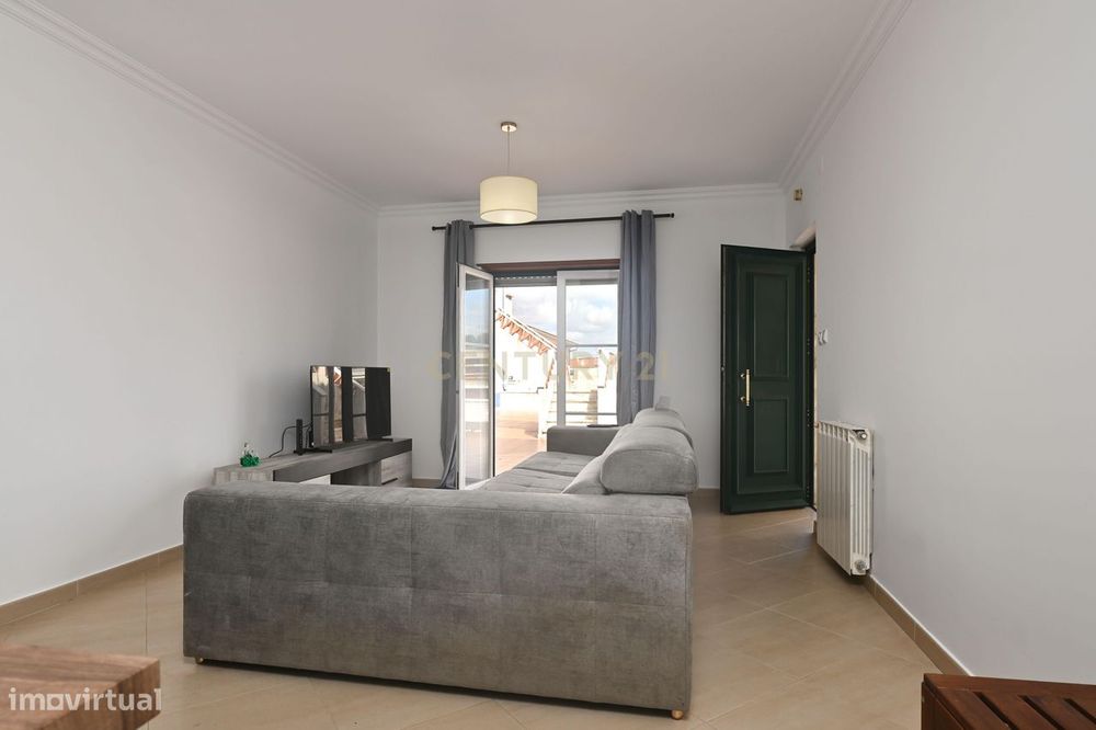 Apartamento T2 em Milharado, com terraço e parquemento