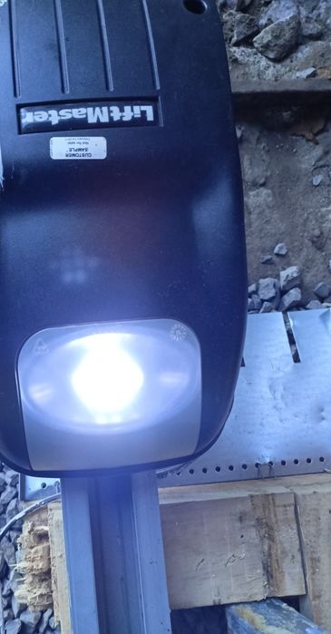 Brama garażowa uchylna ocieplana z napędem