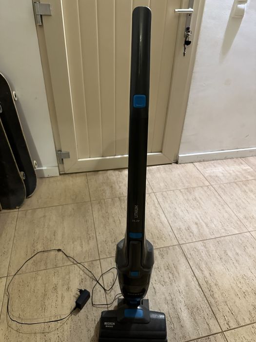 Aspirador vertical da Becken