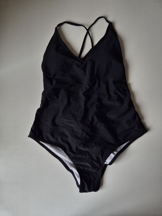 Чорний суцільний купальник