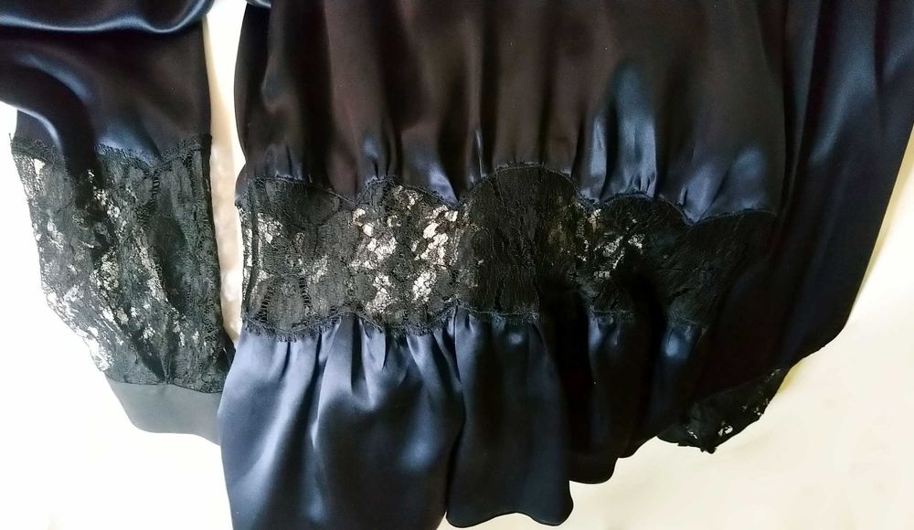 Корсажная шовкова блуза Ferre з мереживом