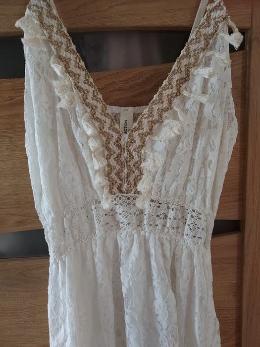 NOWA 36-38 New Collection ecru koronka złota