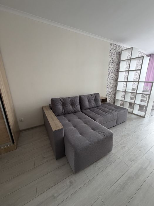 БЕЗ комісії Квартира з ремонтом на вул. Анни Ахматової 22