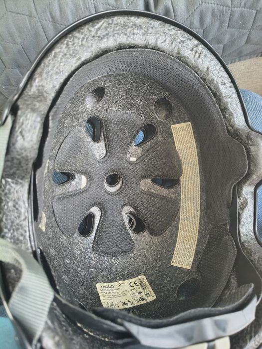 Kask np. na łyżwy