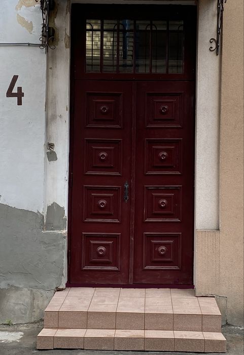 Столяр на дім .установка