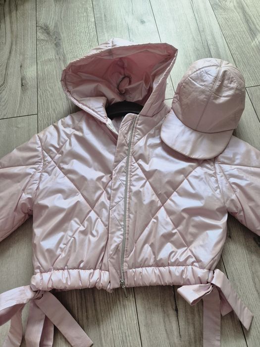 Куртка + кепка на дівчинку