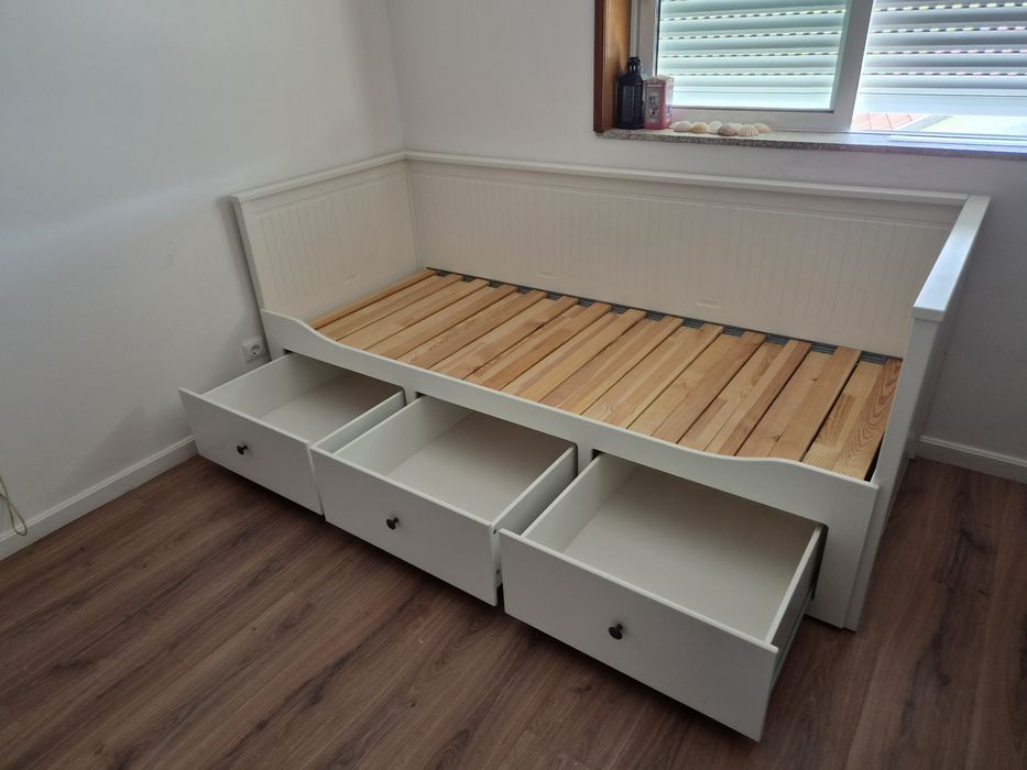 Cama Hemnes em muito bom estado