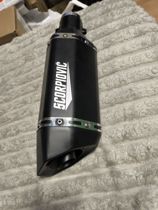Escapamento direto Akrapovic para motocicleta