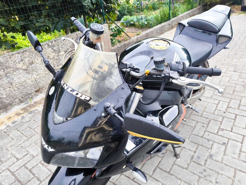 Honda  CBR 1000 RR 2004