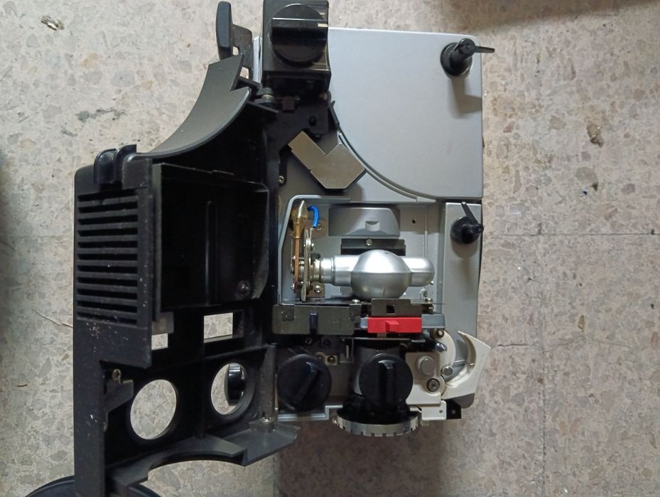 Projetor de filmes Sankyo Dualux 1000