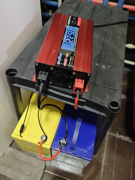 Продам ИБП + две гелевые батареи