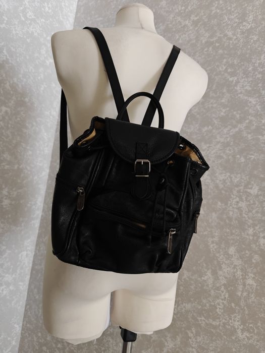 Lui Valentino plecak czarny skórzany skóra naturalna elegancki mały