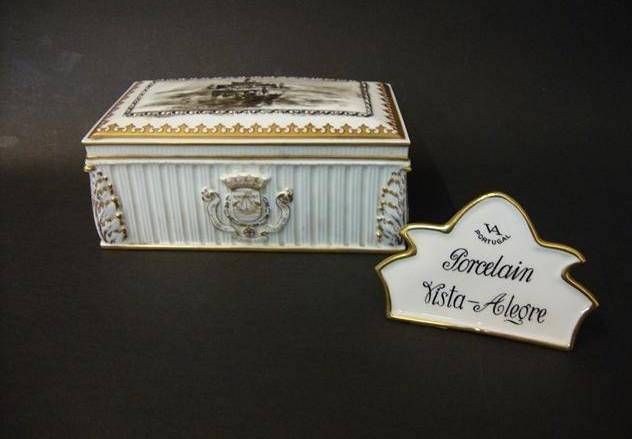 Serviço de chá, em porcelana da Vista Alegre