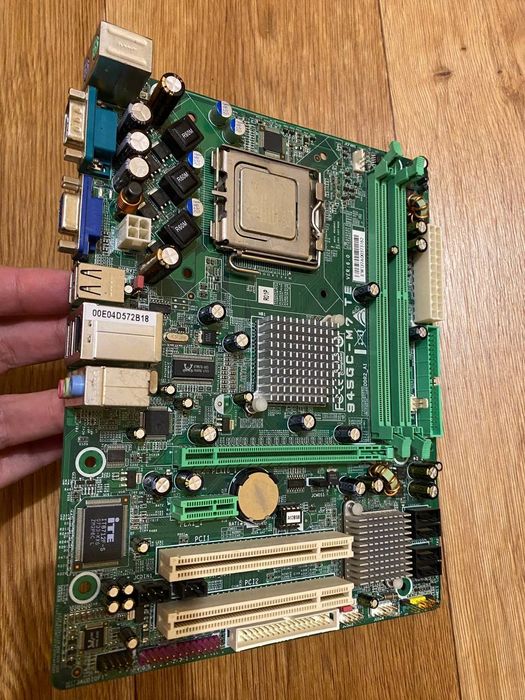 Материнка Biostar 945GC-M7 te сокет 775+ 4х яд процессор + ОЗУ: 450 грн ...