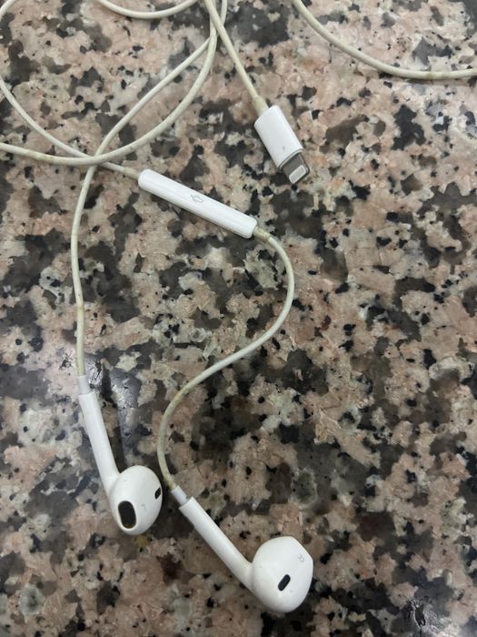 Oryginalne sluchawki douszne przewodowe Apple EarPods IPhone 15 Pro