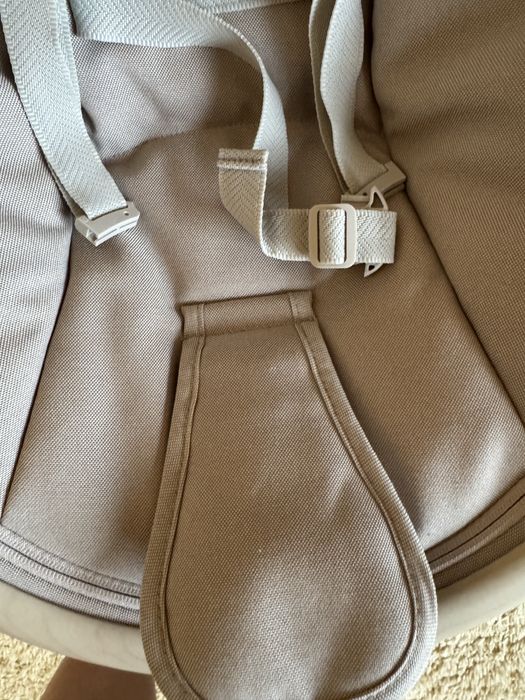 Продам заколисуючий центр Maxi Cosi Cassia