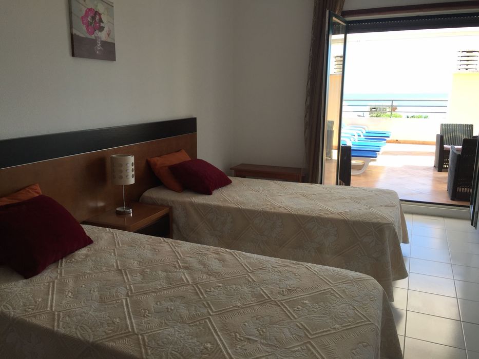 Aluga-se apartamento T3 Praia da Rocha Portimão