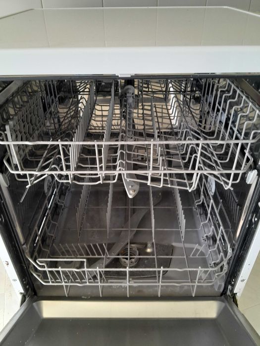 Maquina lavar loica, ainda na garantia