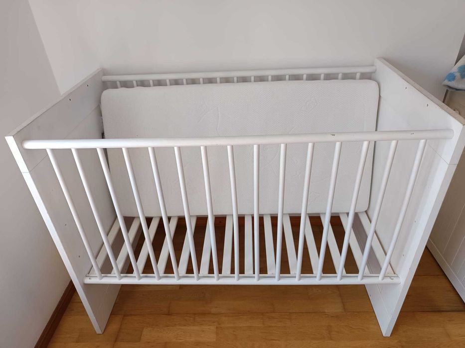 Berço de bebé ikea