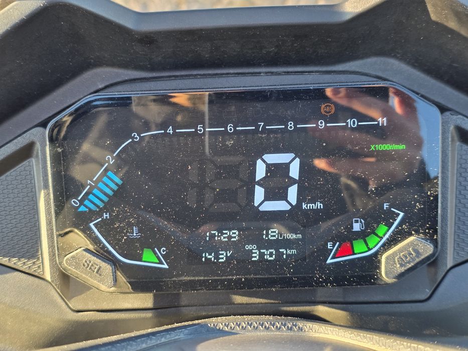 VOGE SR1 125 Como nova