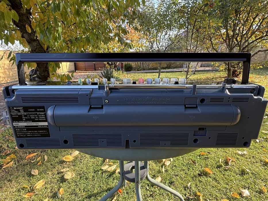 Продам магнитолу SHARP QT-Y8