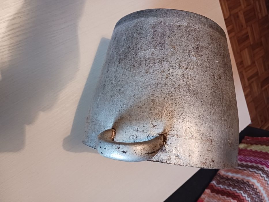 Stary garnek aluminiowy